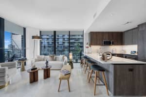 88 Sw 7th St 1401, Miami