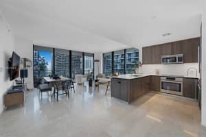 88 SW 7th St Apt 1401, Miami, FL 33130, - MLS#A11997381