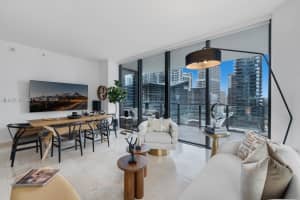 88 SW 7th St Apt 1401, Miami, FL 33130, - MLS#A11997381