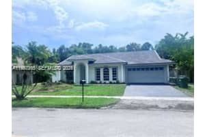 427 Sw 169th Ter, Weston