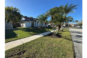 427 Sw 169th Ter Weston, FL 33326 - MLS#A11997395