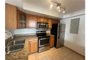 7125 Bay Dr 301, Miami Beach