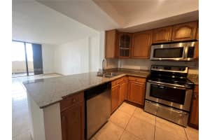 7125 Bay Dr APT 301, Miami Beach, FL 33141, - MLS#A11997419