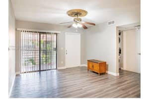 6545 W 27th Ct Apt 24-47, Hialeah, FL 33016, - MLS#A11997452