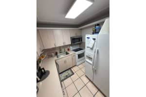 1825 W 44th Pl APT 208, Hialeah, FL 33012, - MLS#A11997502