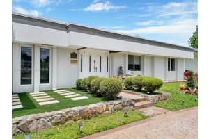 621 E Tropical Way, Plantation