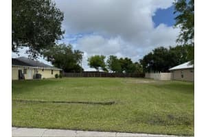 399 Sw Ridgecrest Dr Port Saint Lucie, FL 34953 - MLS#A11997599