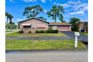 7275 Pine Manor Dr, Lake Worth