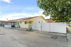 330 W 74th Pl #330, Hialeah, FL 33014, - MLS#A11997651
