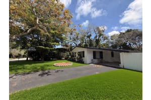 7830 Sw 99th St, Miami