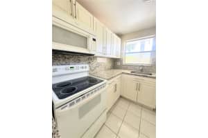 8200 Sunrise Lakes Blvd 207, Sunrise