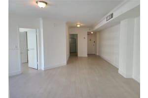 999 Brickell Bay Dr 1207, Miami