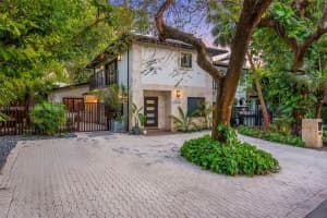 4046 El Prado Blvd, Miami