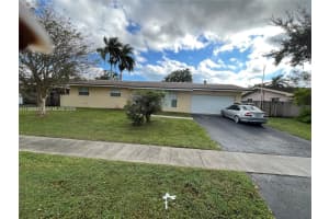 7200 Nw 10th Pl, Plantation