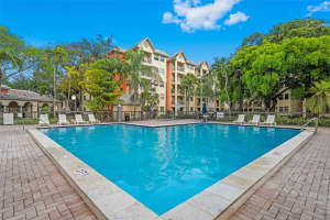 8120 Geneva Ct 148, Doral