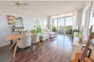 3232 Sw 22nd Ter 607 Miami, FL 33145 - MLS#A11997951