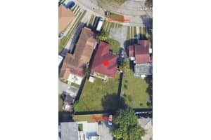 3180 Sw 26th St, Miami