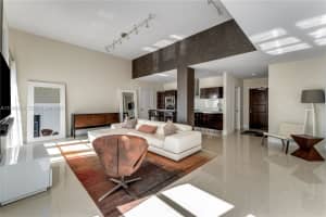 3739 Collins Avenue N-604 Miami Beach, FL 33140 - MLS#A11998099