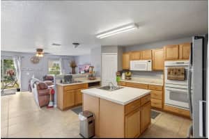 325 Thomasdale Ave, Haines City, FL 33844, - MLS#A11998109