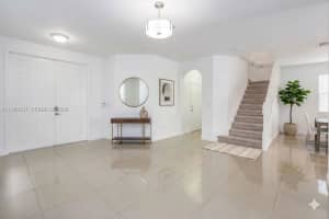 8868 Nw 101st Pl Doral, FL 33178 - MLS#A11998131