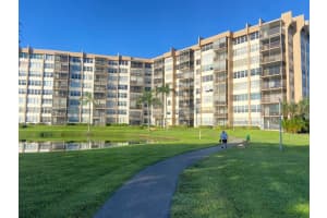 1200 Saint Charles Pl 321, Pembroke Pines