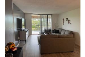 1200 Saint Charles Pl 321 Pembroke Pines, FL 33026 - MLS#A11998144