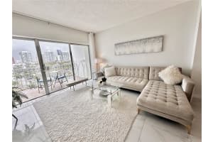 500 Bayview Dr APT 717, Sunny Isles Beach, FL 33160, - MLS#A11998149