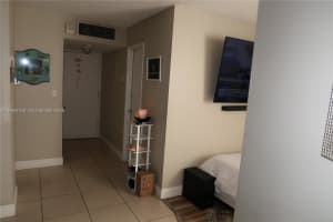 1913 S Ocean Dr 300 Hallandale Beach, FL 33009 - MLS#A11998159