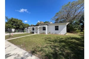 MLS# A11998190, North Miami, Florida 33168