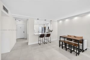 420 Ne 12th Ave 202 Hallandale Beach, FL 33009 - MLS#A11998243