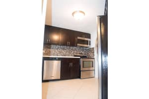 825 Brickell Bay Dr 750, Miami