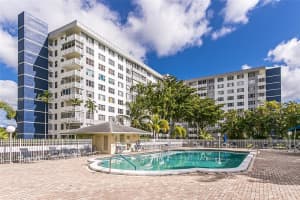 4350 Hillcrest Dr APT 303, Hollywood, FL 33021, - MLS#A11998259