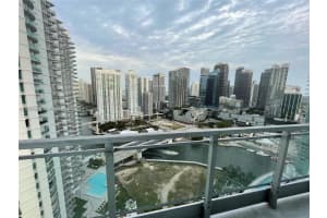 90 Sw 3rd St 3104, Miami