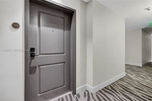 7910 Harbor Island Dr 406, North Bay Village