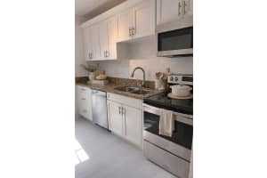 MLS# A11998316, Hollywood, Florida 33020