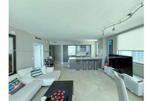 500 Brickell Ave 3001, Miami
