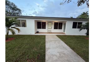 596 Ragan Dr, Miami Springs