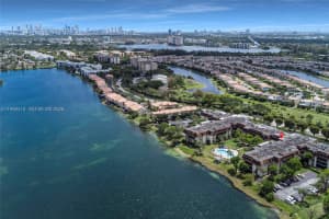 671 Ne 195th St 114e, Miami