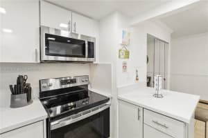840 NW 87th Ave APT 405, Miami, FL 33172, - MLS#A11998442