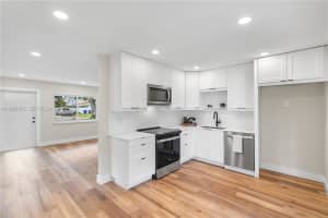 6881 Harding St, Hollywood, FL 33024, - MLS#A11998475