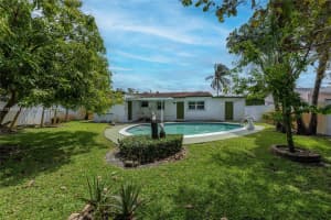 807 SW 26th Ct, Fort Lauderdale, FL 33315, - MLS#A11998479