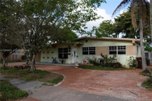 5349 W 14th Ln, Hialeah