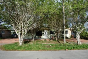 5349 W 14th Ln Hialeah, FL 33012 - MLS#A11998520