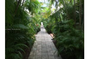 4740 Pine Tree Dr APT 26, Miami Beach, FL 33140, - MLS#A11998601