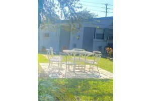 7121 Taft St A, Hollywood