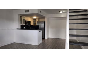 8695 Nw 6th Ln 2-212 Miami, FL 33126 - MLS#A11998630