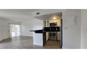 8695 Nw 6th Ln 2-212 Miami, FL 33126 - MLS#A11998630