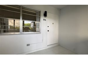 1943 Monroe St APT 306A, Hollywood, FL 33020, - MLS#A11998645