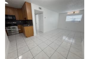 2565 W 56th St APT 101, Hialeah, FL 33016, - MLS#A11998665