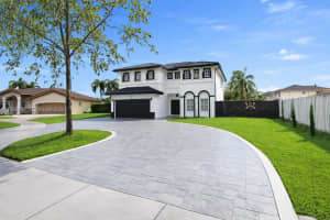 15045 Sw 38th Ter, Miami